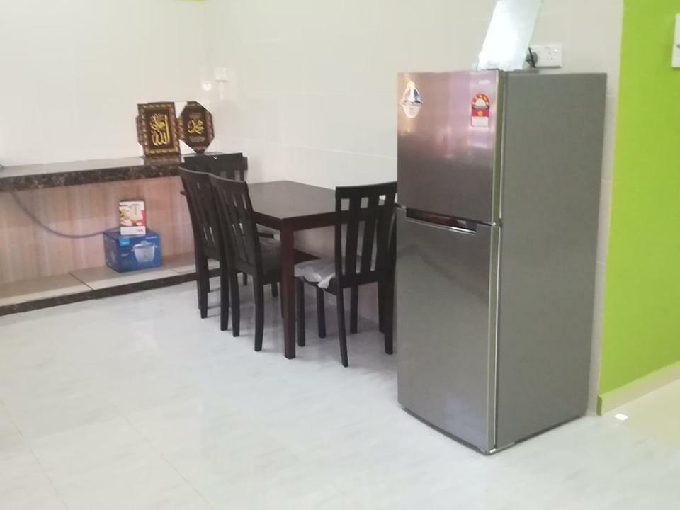 Homestay Damai Yusmila Kuala Terengganu Exterior foto