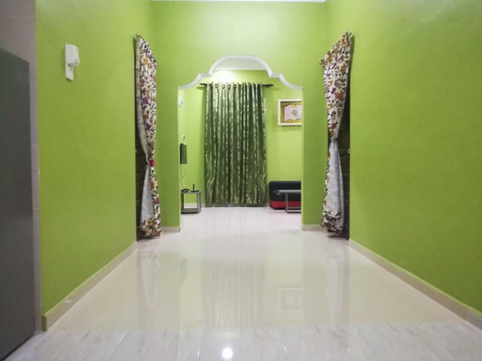 Homestay Damai Yusmila Kuala Terengganu Exterior foto