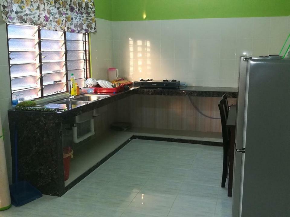 Homestay Damai Yusmila Kuala Terengganu Exterior foto
